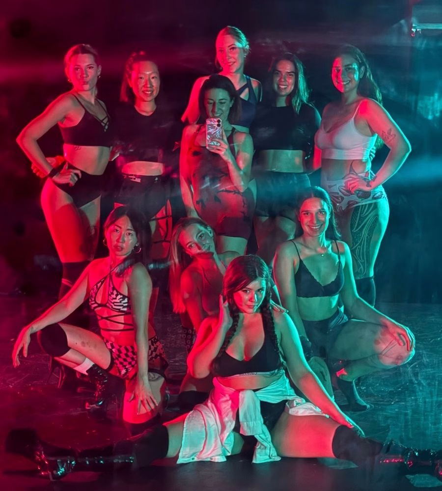 Group of female dancers in a Brisbane Floorwerk Choreo class